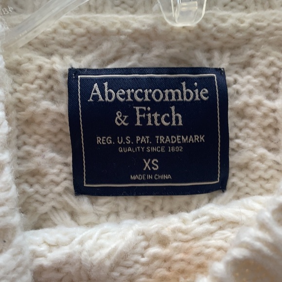 Abercrombie sweater worn once in white - Picture 2 of 3
